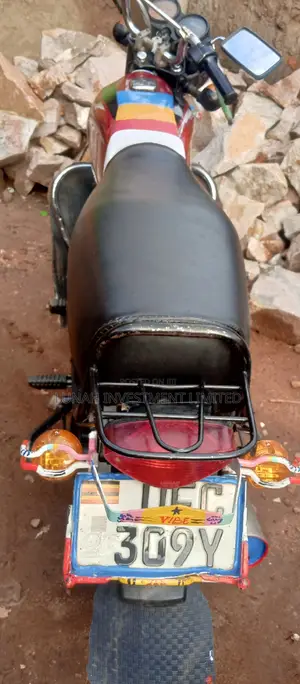Bajaj Boxer 100 2023 Red