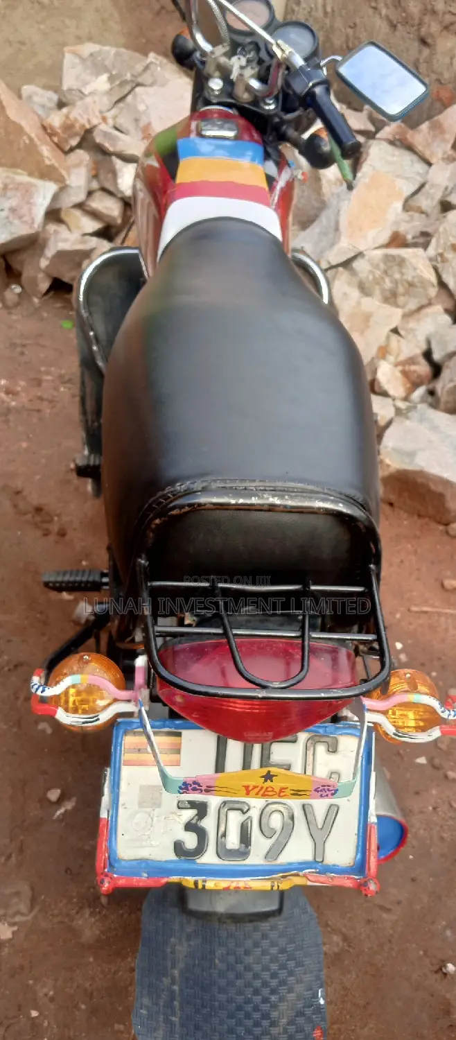 Bajaj Boxer 100 2023 Red