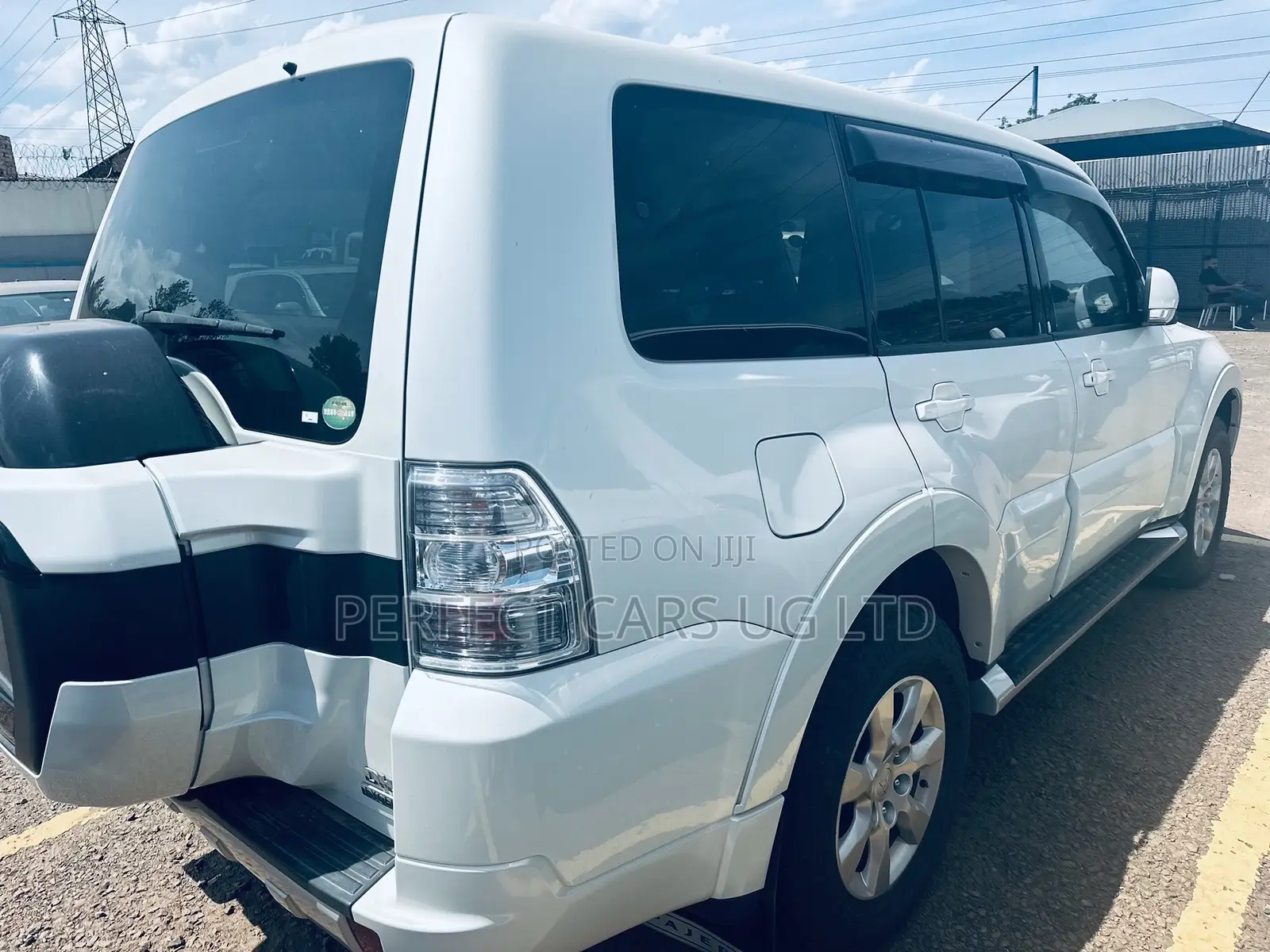 Mitsubishi Pajero V80 3.2 DI-D 2015 Off white