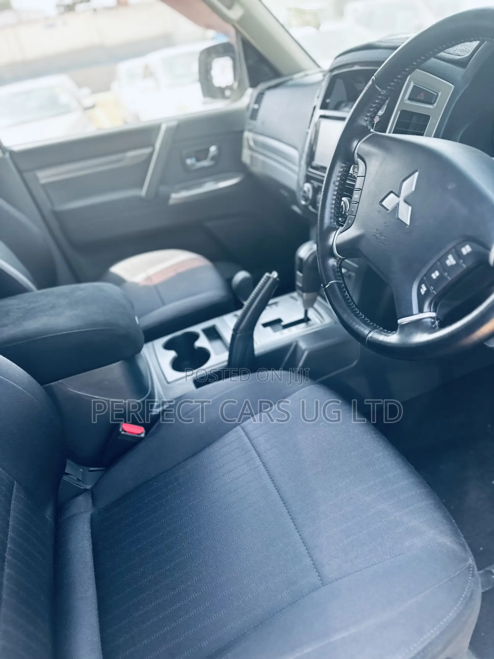 Mitsubishi Pajero V80 3.2 DI-D 2015 Off white