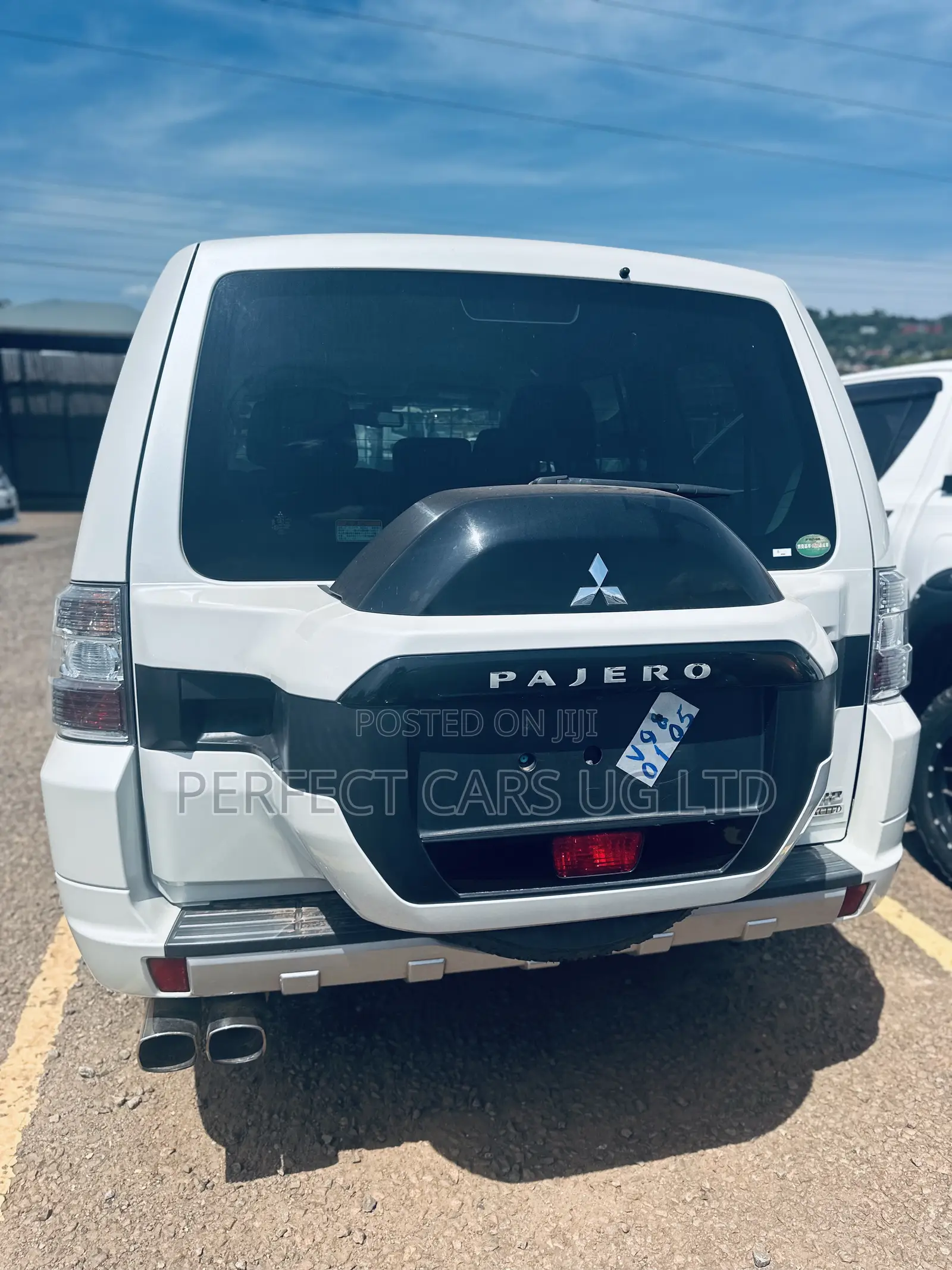 Mitsubishi Pajero V80 3.2 DI-D 2015 Off white
