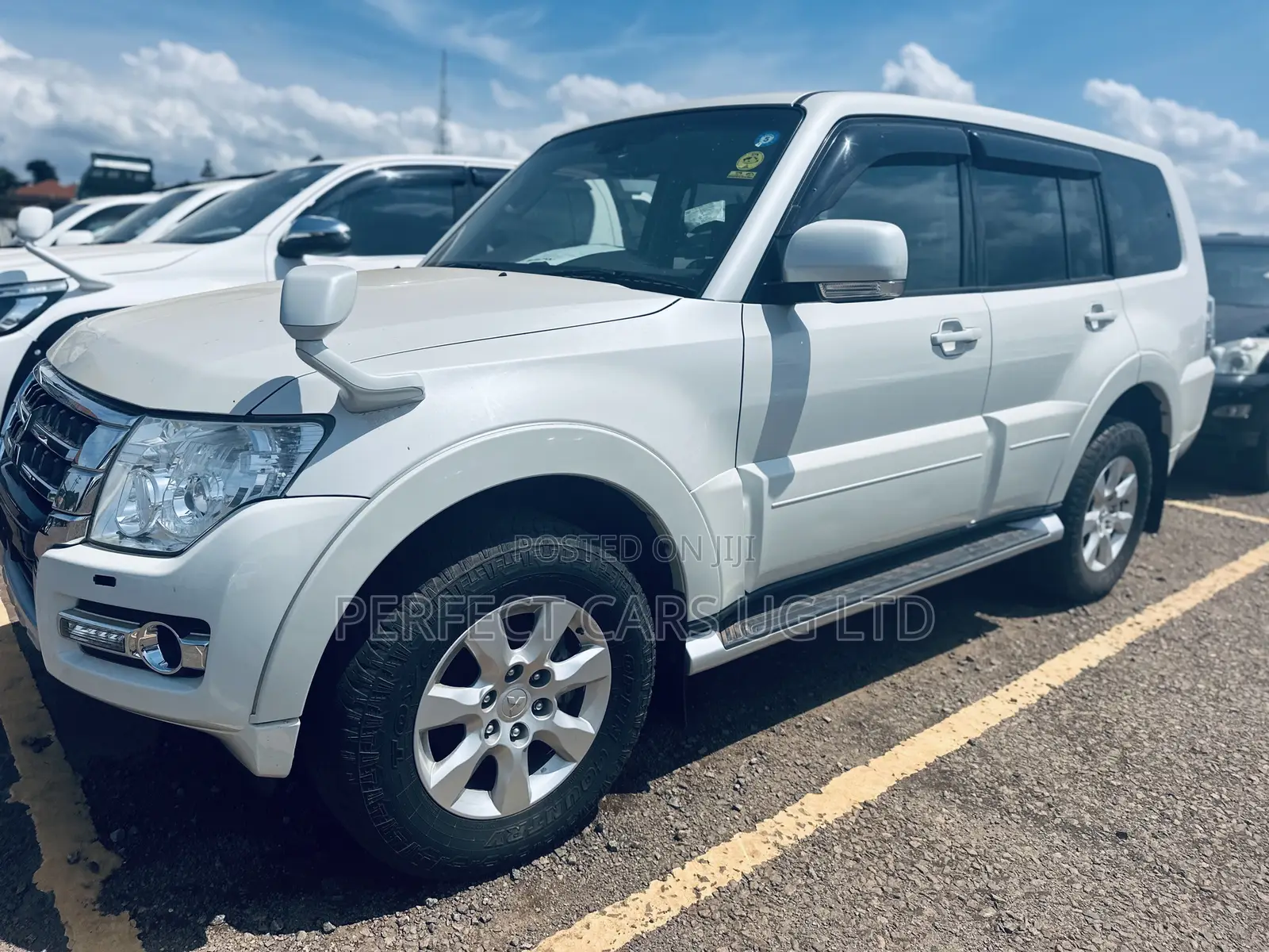 Mitsubishi Pajero V80 3.2 DI-D 2015 Off white
