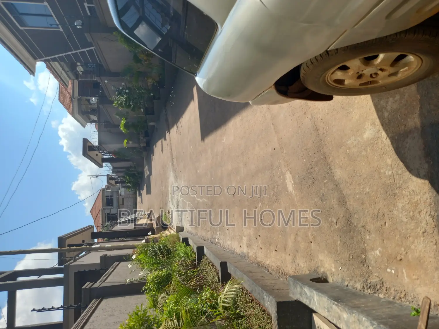 Furnished 7bdrm Duplex in Kisaasi, Nakawa for sale