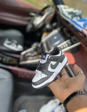 Classic Kid’S Black White Nike Sb Sneakers
