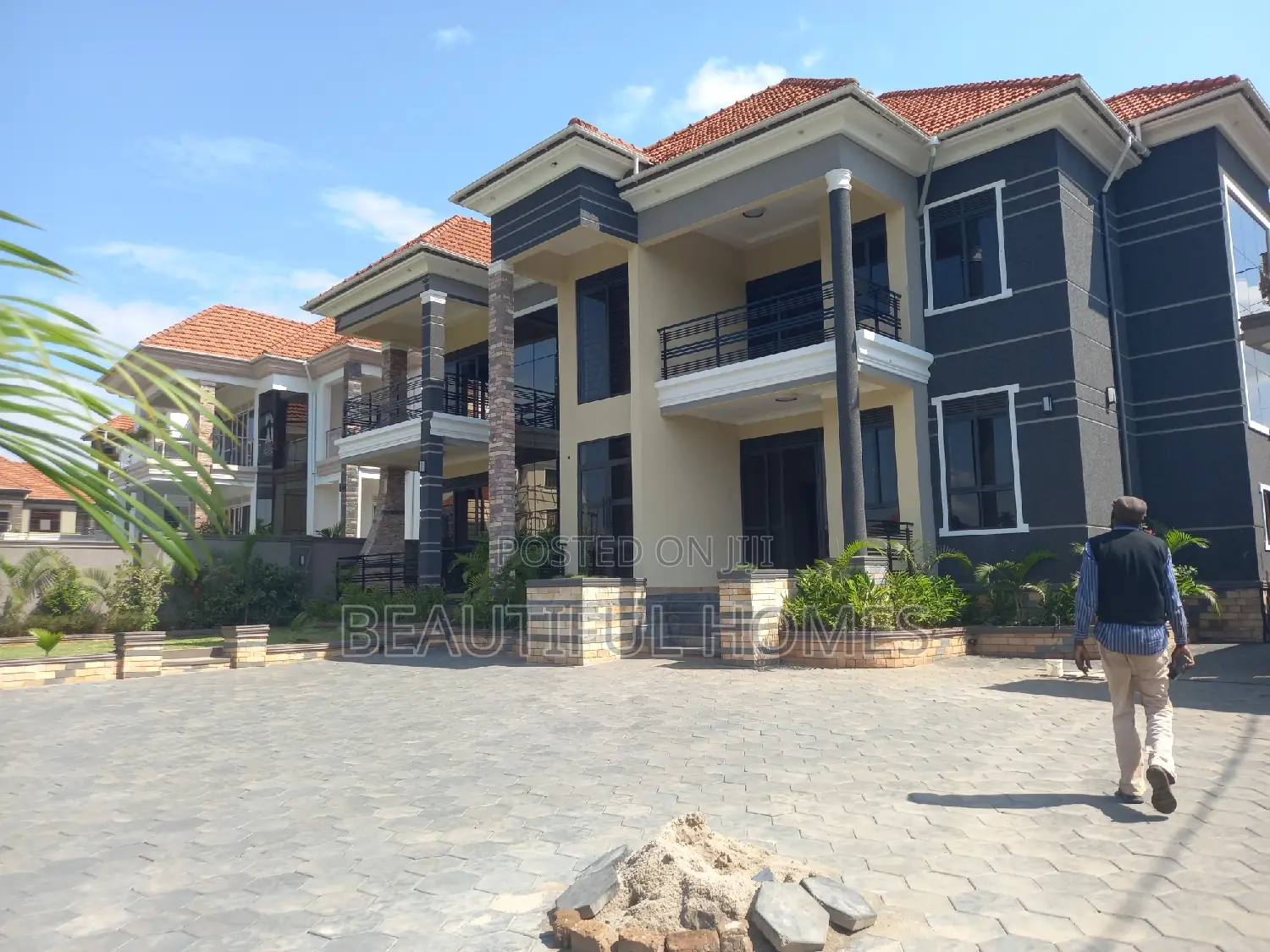 Furnished 7bdrm Mansion in Kisaasi, Nakawa for sale