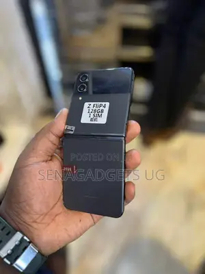 Samsung Galaxy Z Flip4 128 GB Black