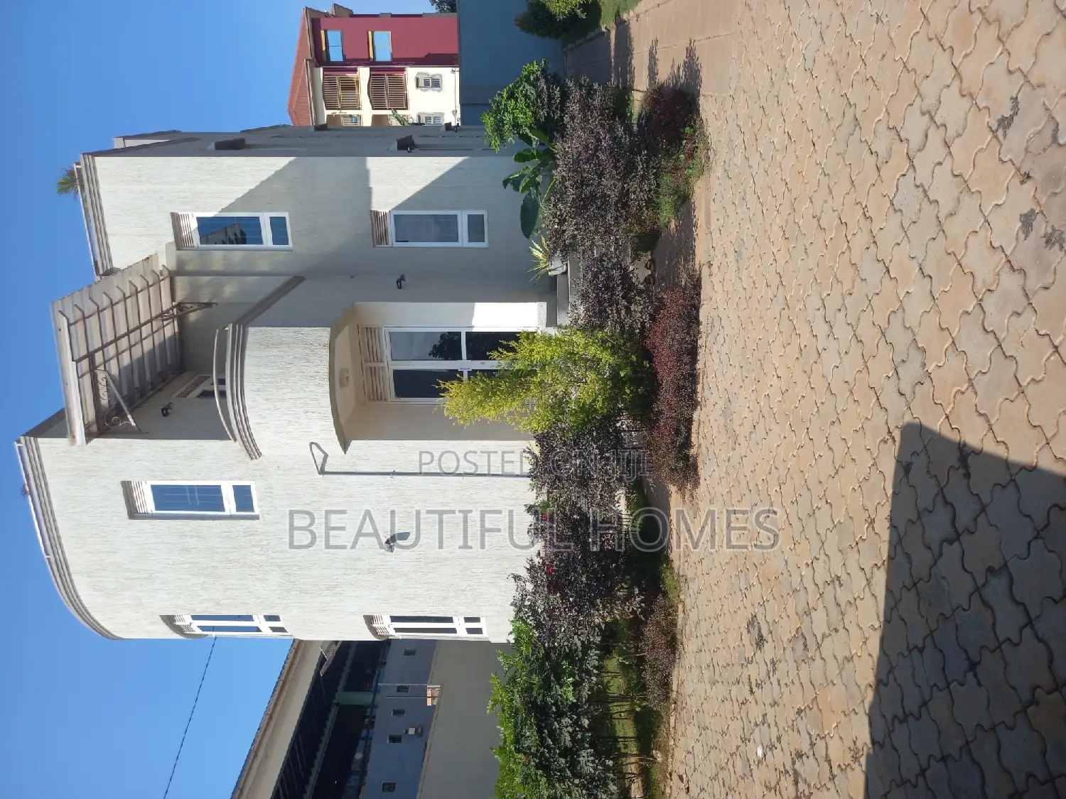 Furnished 4bdrm Duplex in Kira for sale