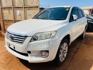 Toyota Vanguard 2013 White