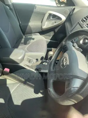 Toyota Vanguard 2013 White