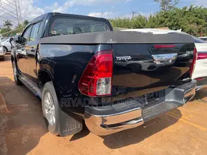 Toyota Hilux 2018 Black