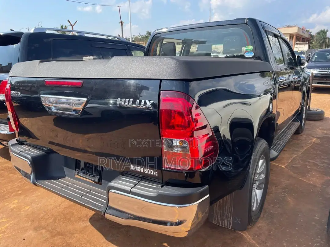 Toyota Hilux 2018 Black