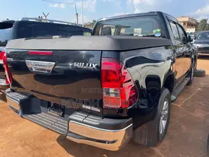 Toyota Hilux 2018 Black