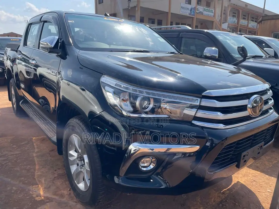 Toyota Hilux 2018 Black