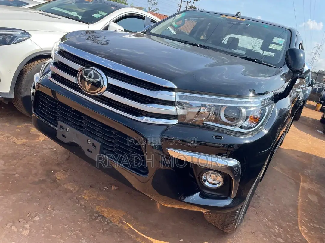 Toyota Hilux 2018 Black