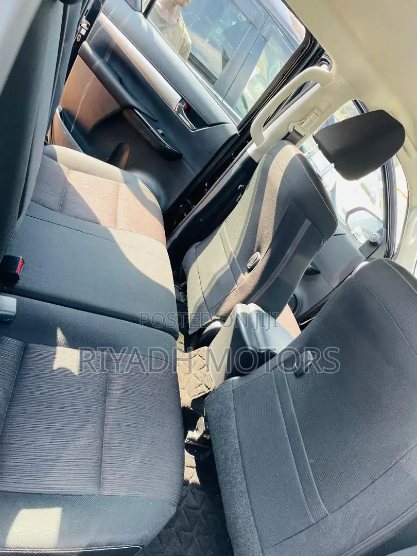 Toyota Hilux 2018 Black