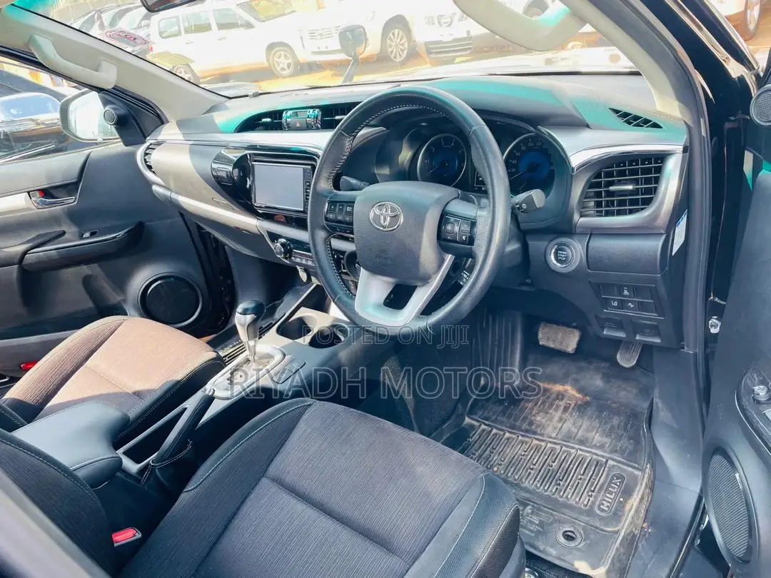 Toyota Hilux 2018 Black