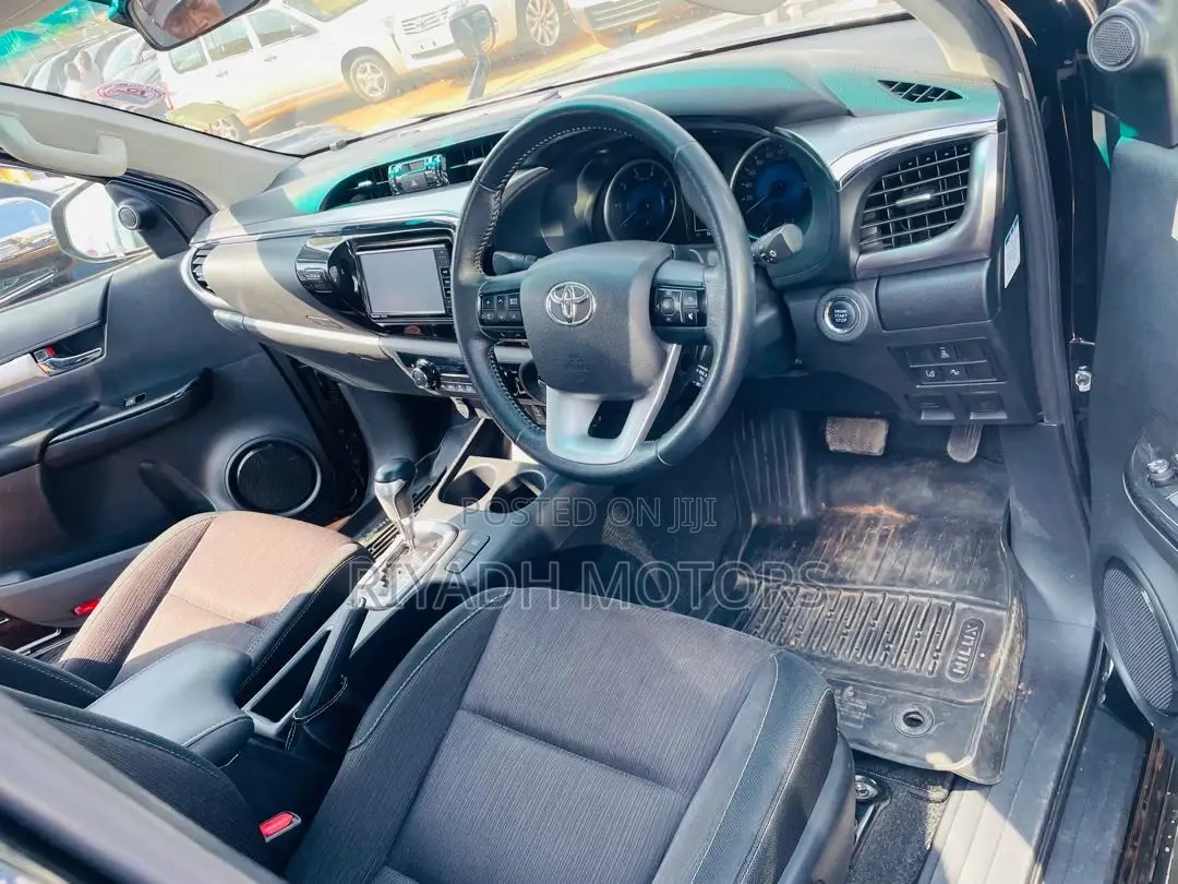 Toyota Hilux 2018 Black