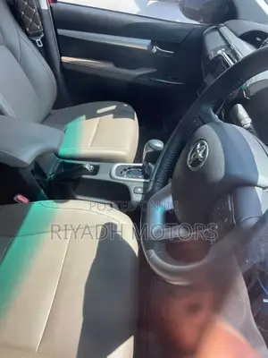 Toyota Hilux 2017 Red