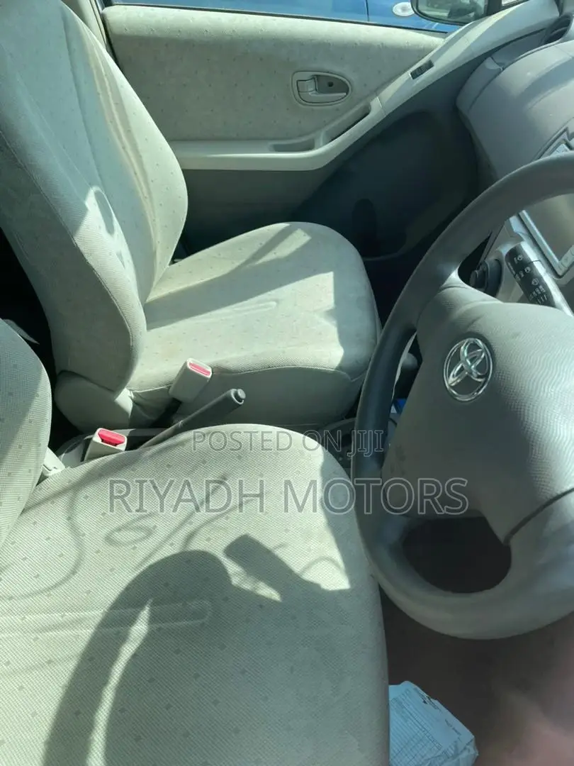 Toyota Vitz 1.0 FWD 5dr 2010 Pearl