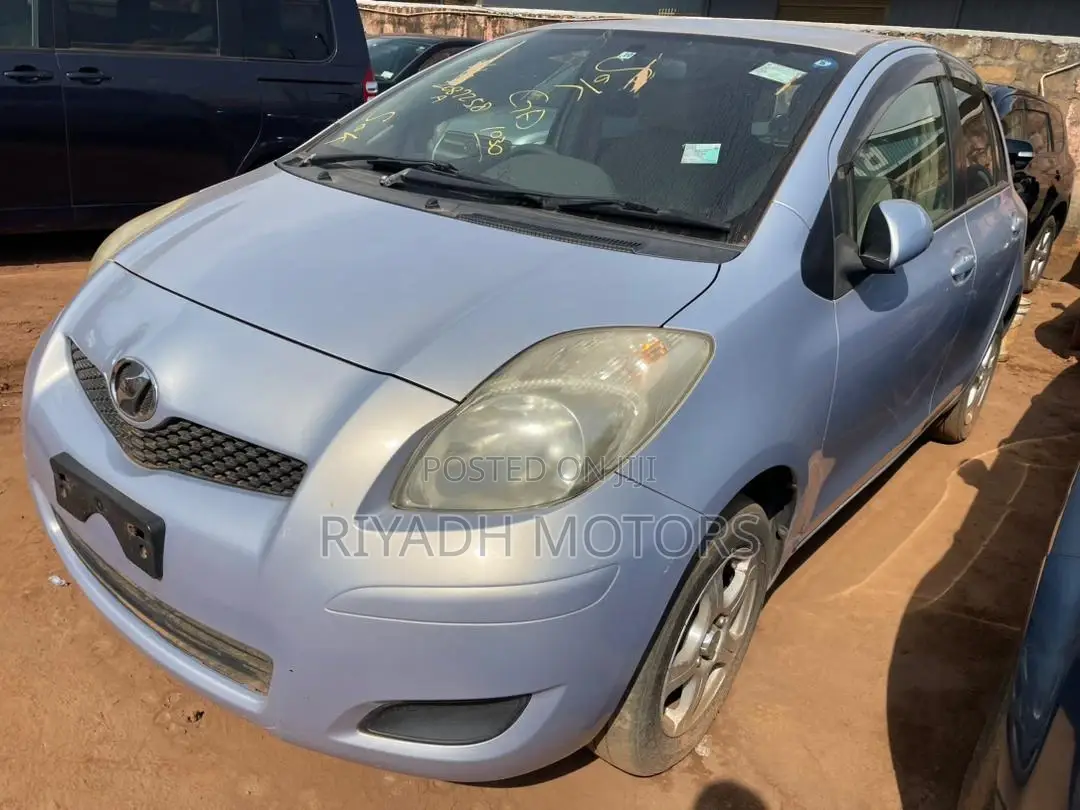 Toyota Vitz 1.0 FWD 5dr 2010 Pearl