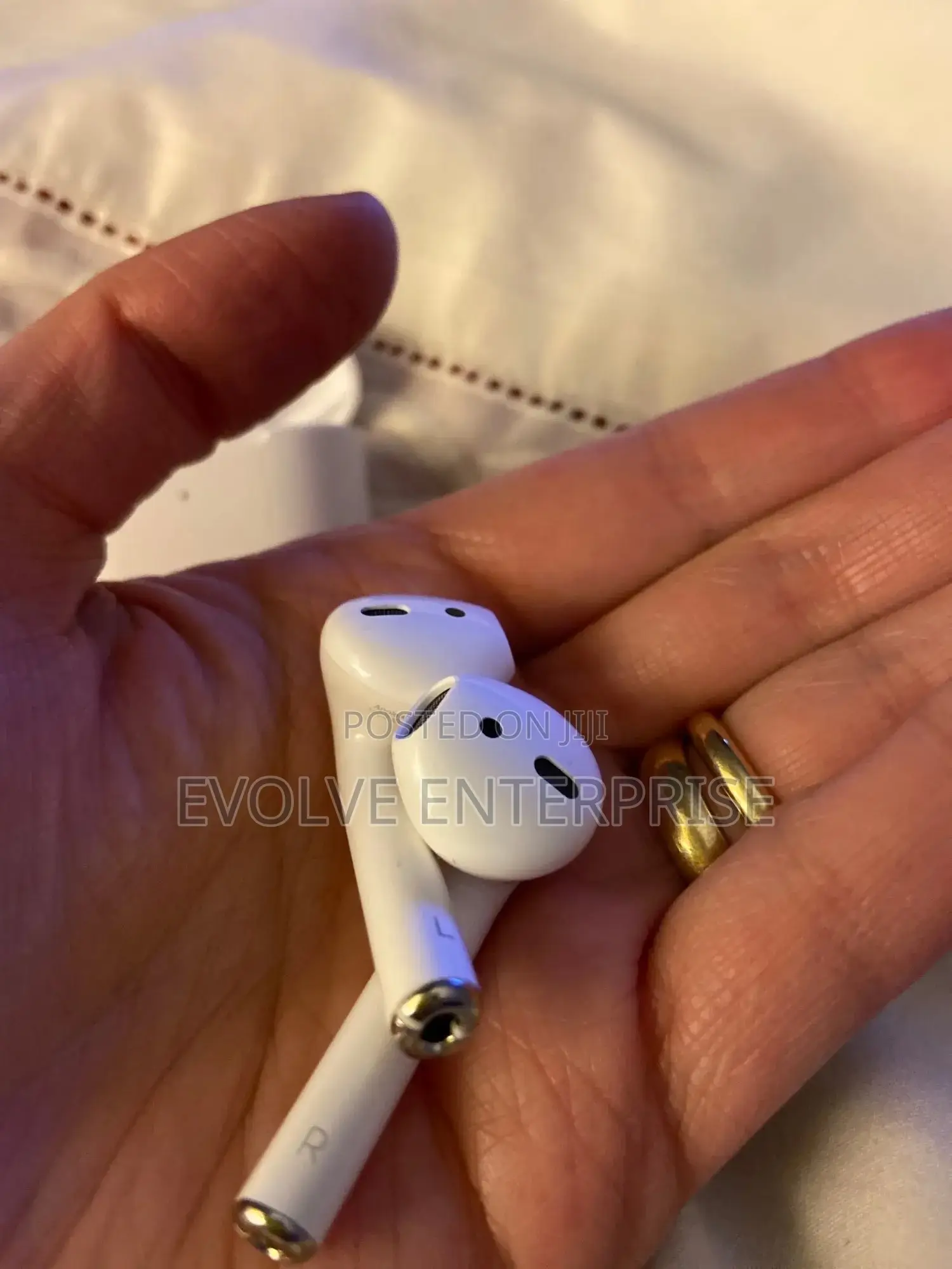 100% Original Airpods 2(2nd Generation)