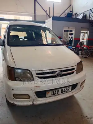 Toyota Noah 2001 White