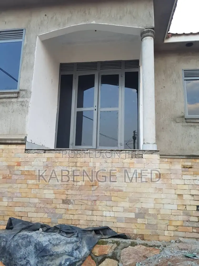 House Glass Dealers and Fixers