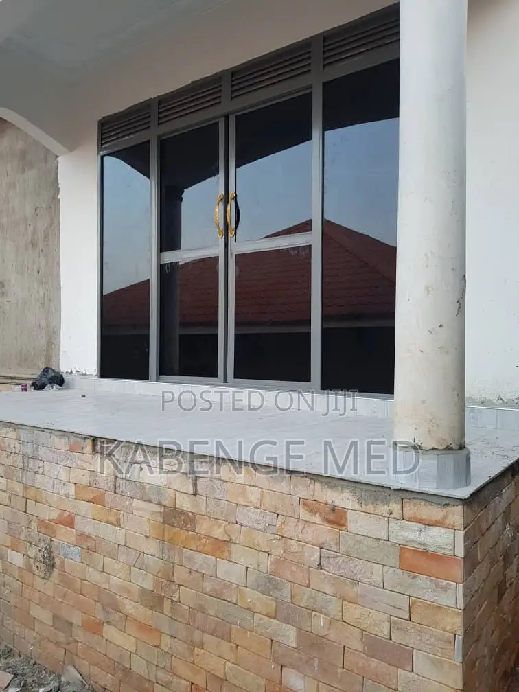 House Glass Dealers and Fixers