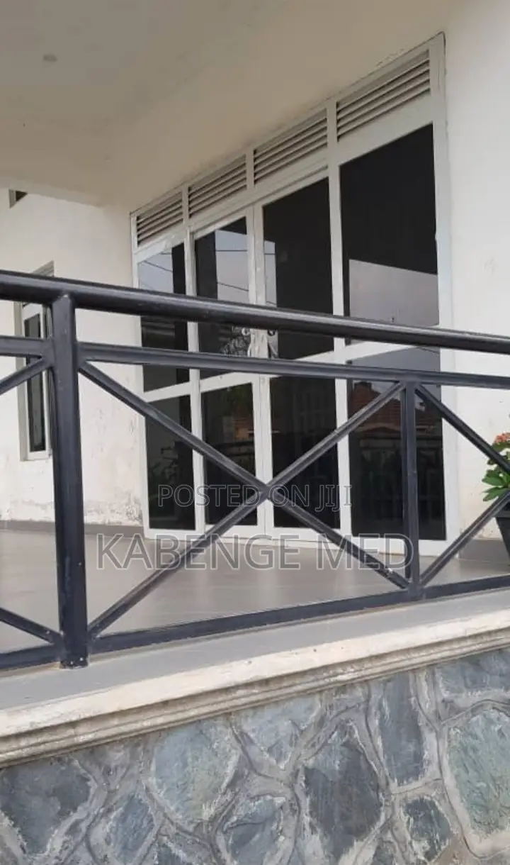House Glass Fixing