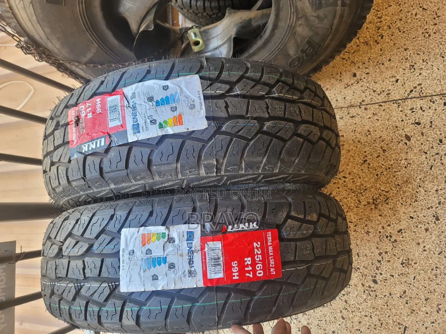 225/60r17 Ilink Tyres for Toyota Alphard.