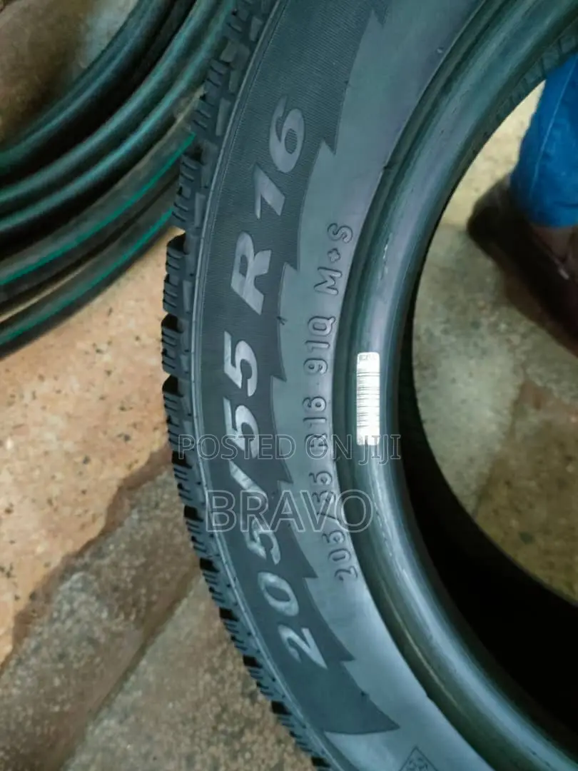 205/55r16 PIRELLI Good Condition.