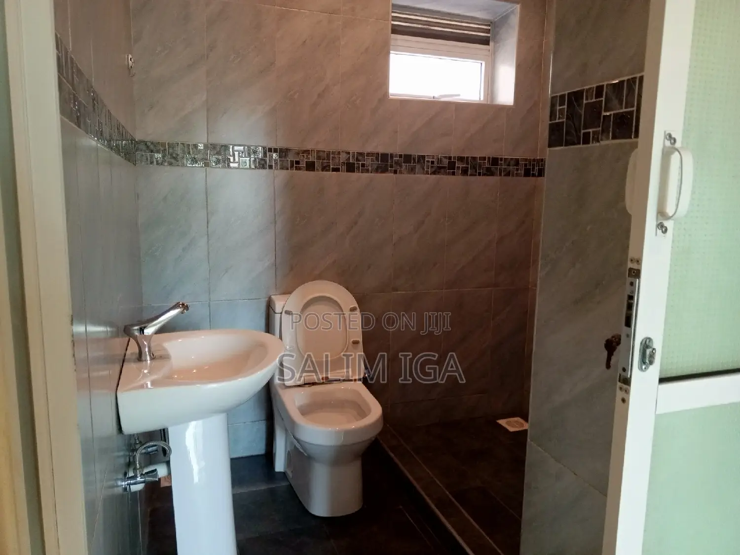 4bdrm Bungalow in Kololo Property, Central Division for rent