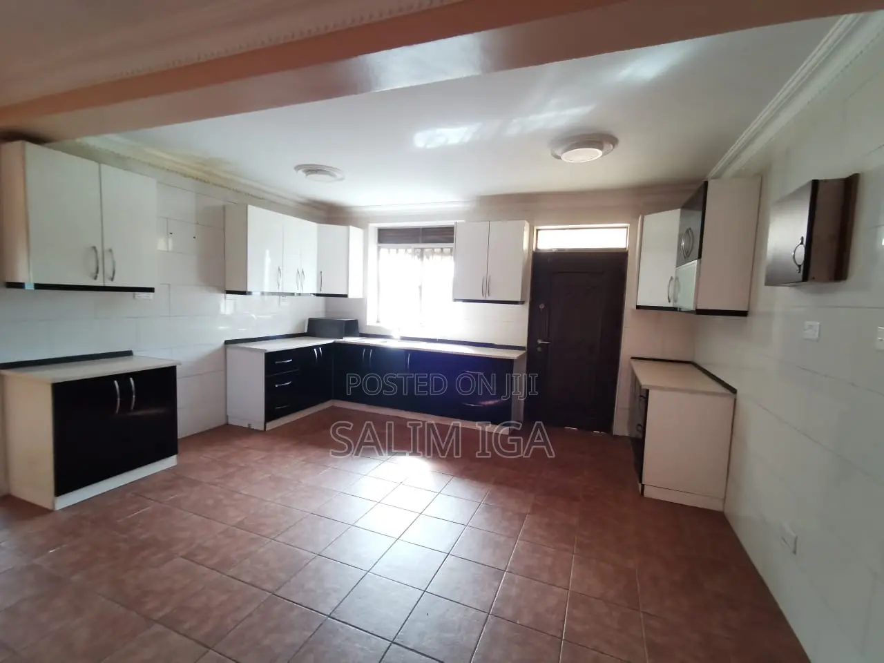 4bdrm Townhouse / Terrace in Kololo Property, Central Division