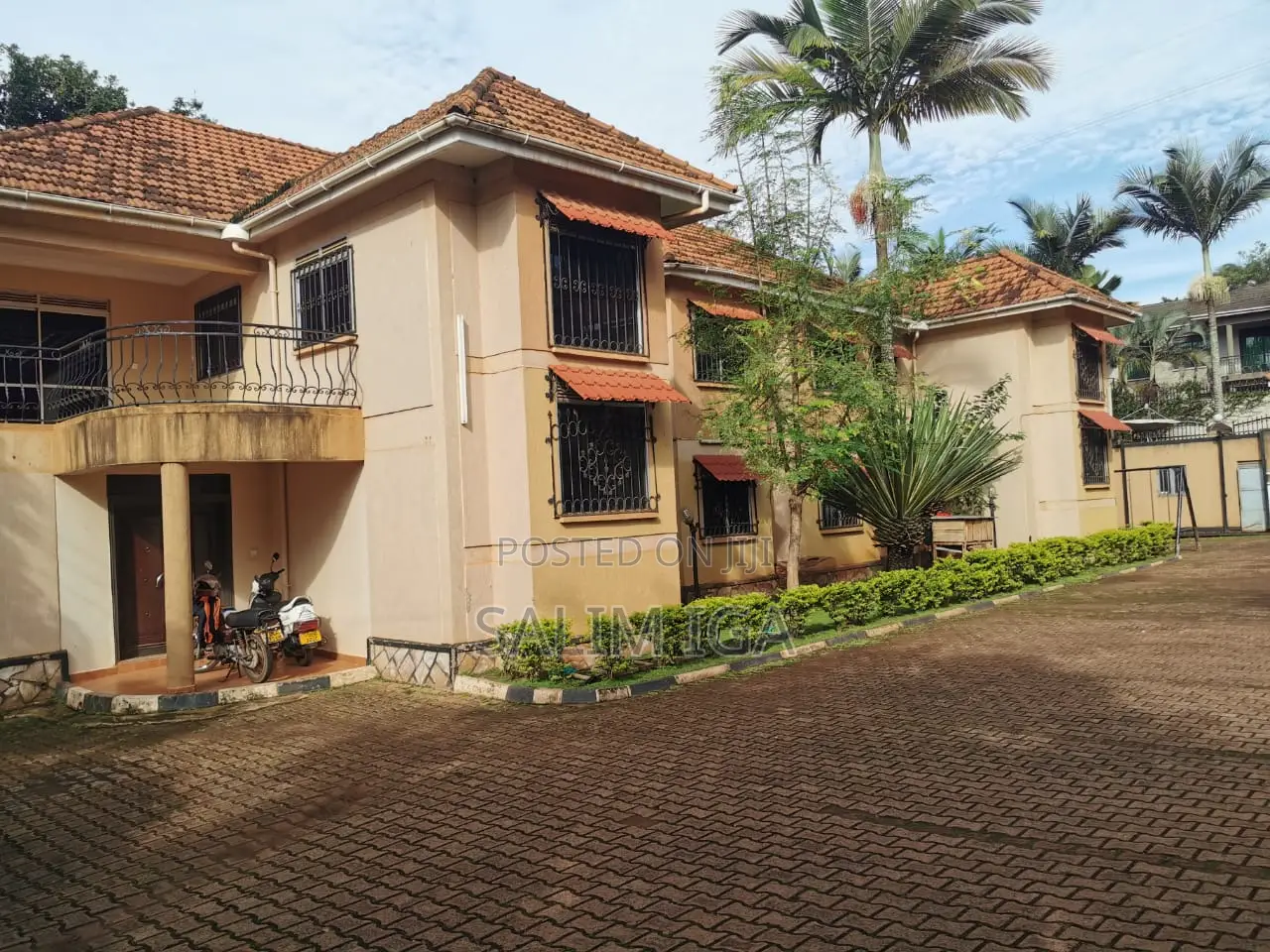 4bdrm Townhouse / Terrace in Kololo Property, Central Division