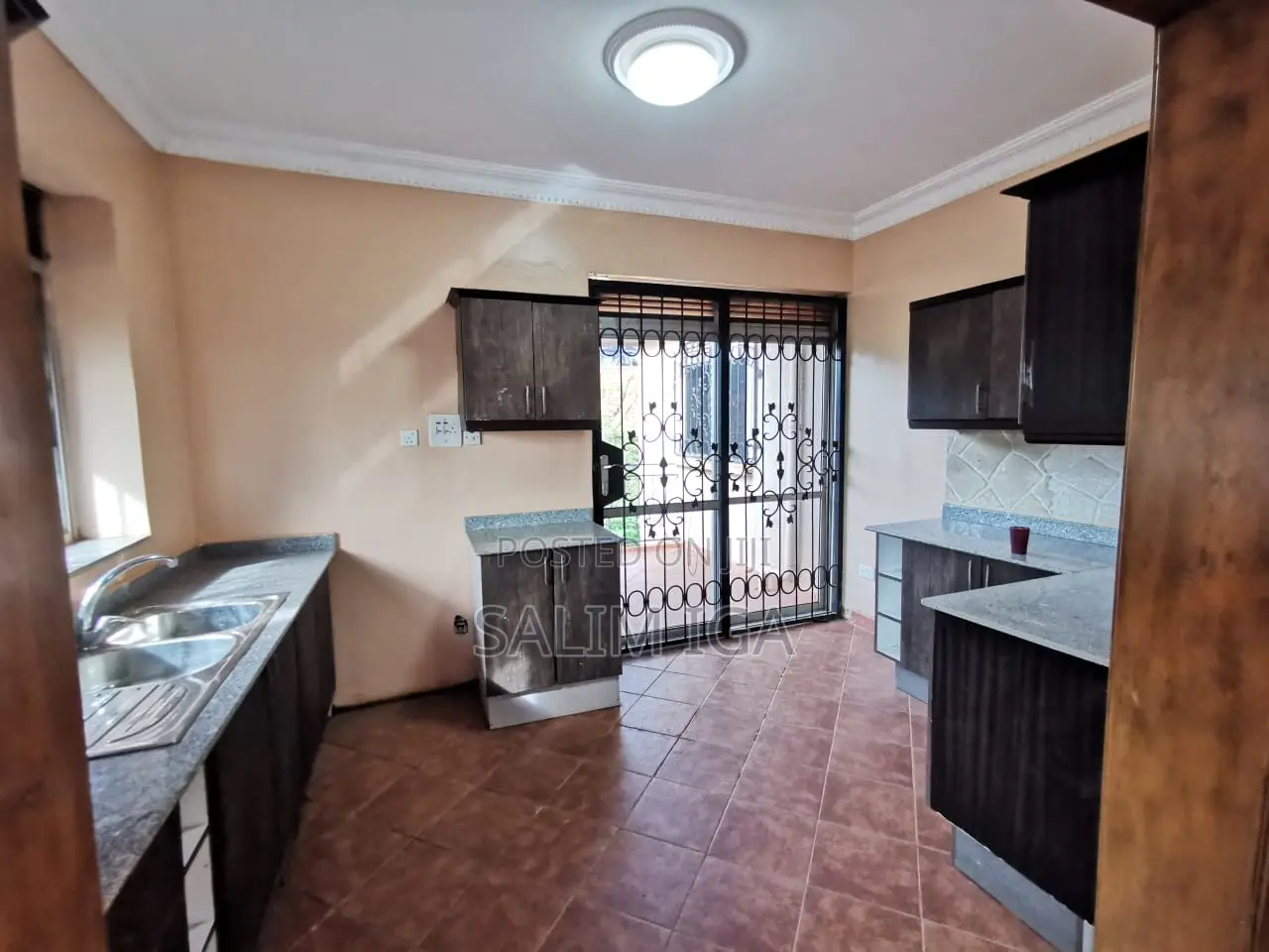 4bdrm Townhouse / Terrace in Kololo Property, Central Division