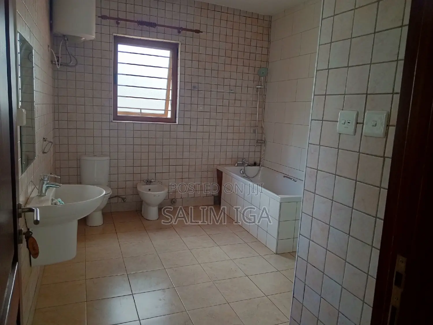 4bdrm Townhouse / Terrace in Kololo Property, Central Division