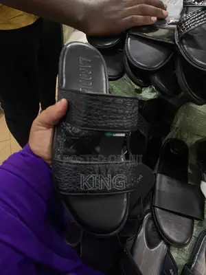 Richcap Black Sandals