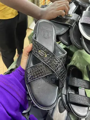 Richcap Black Sandals