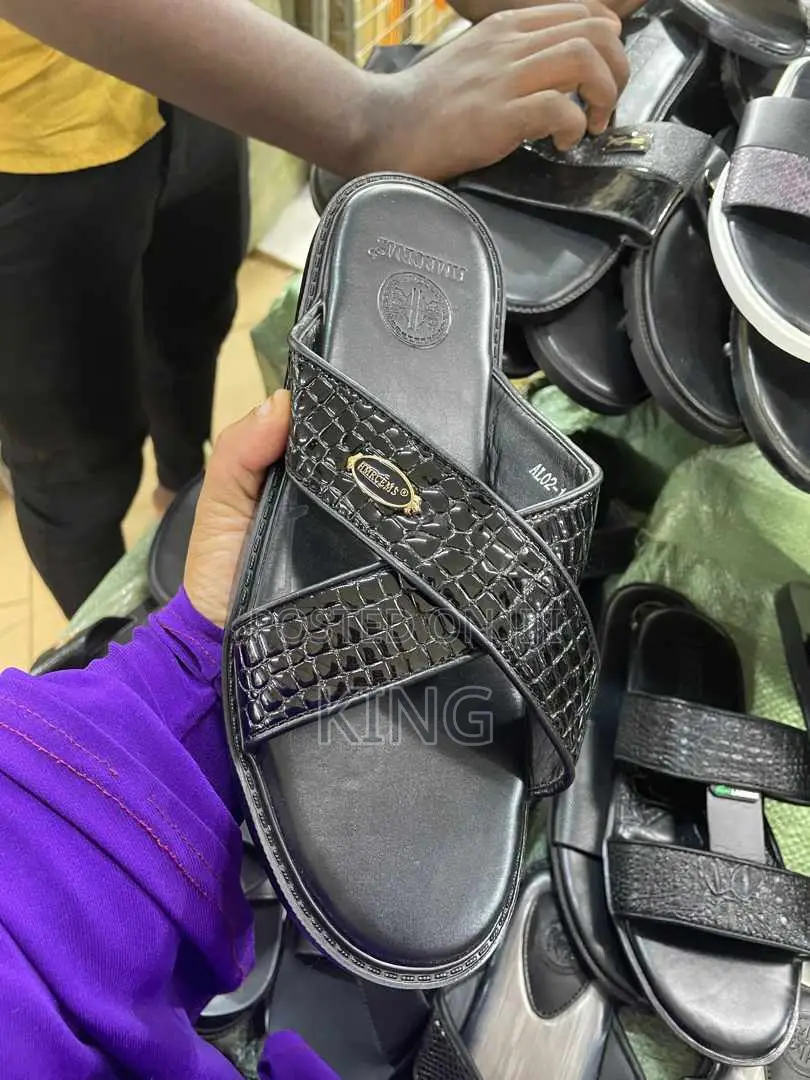 Richcap Black Sandals