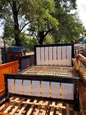 Leather Bed / Furniture / 5by6 / Wooden Bed / Best Furniture