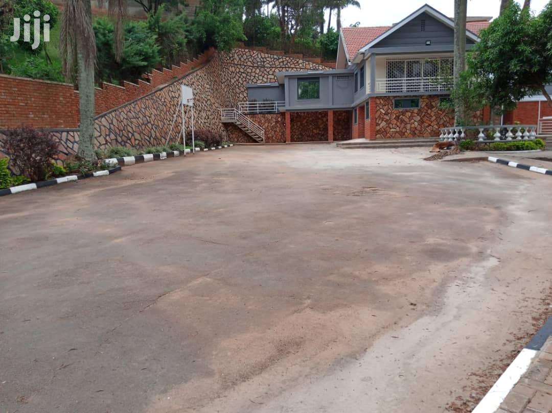 Office Block In Kololo For Rent