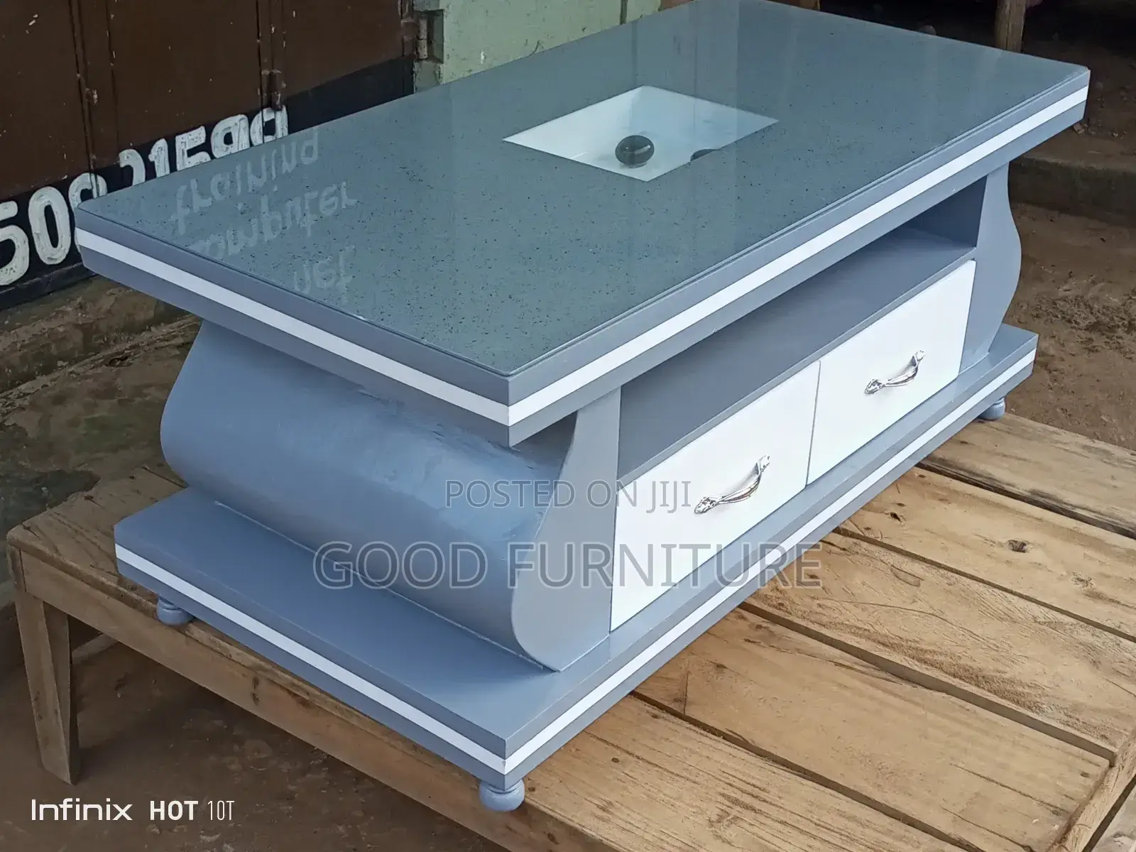 Sparkling Center Table