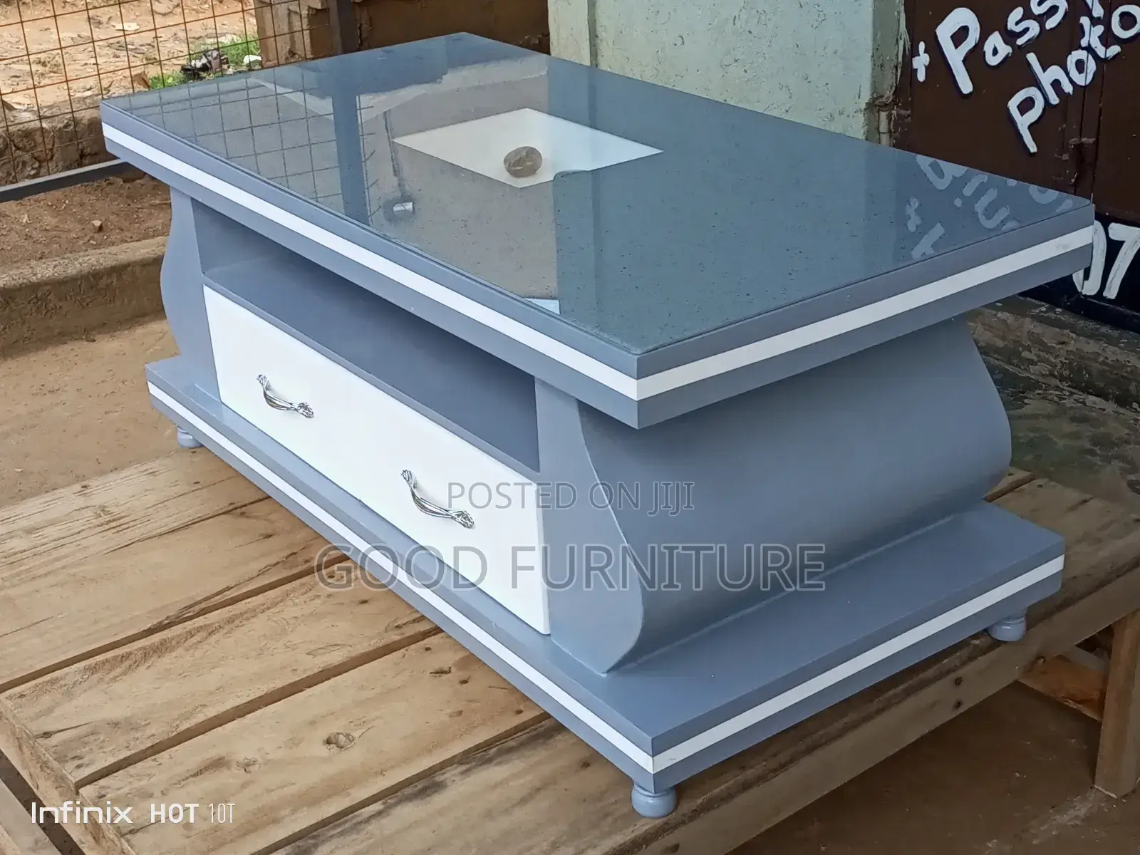 Sparkling Center Table