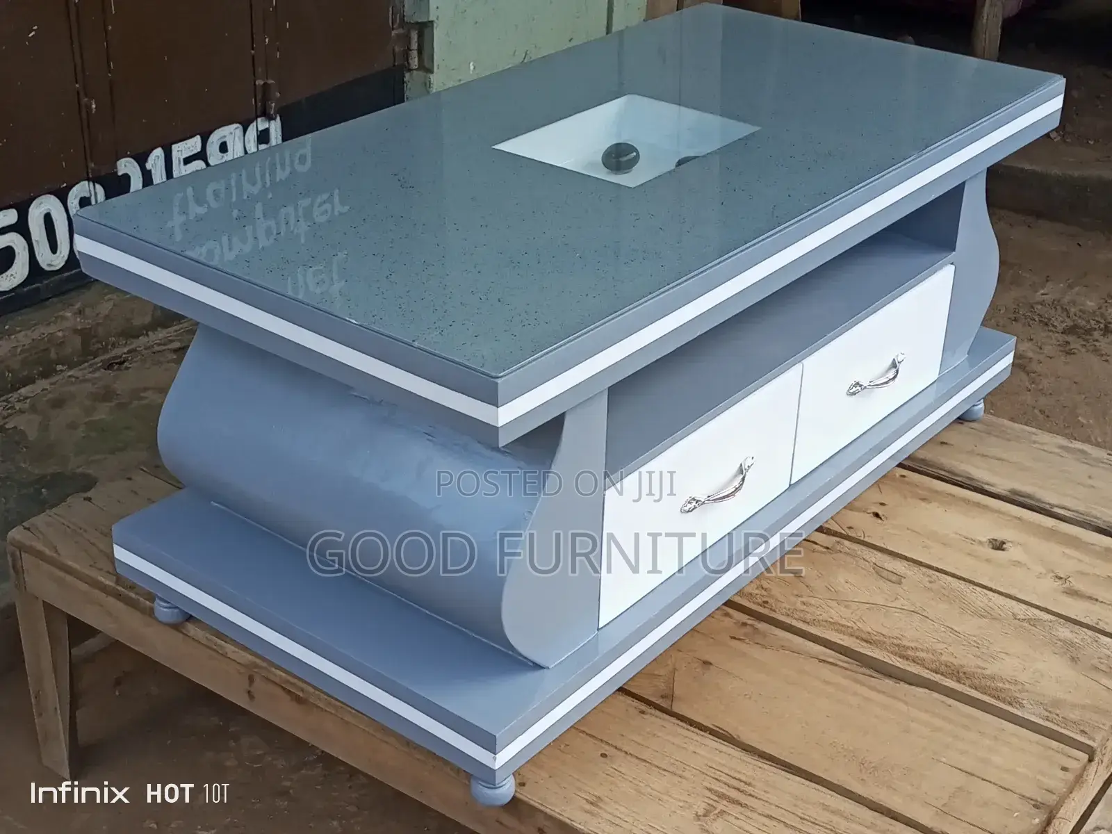 Sparkling Center Table