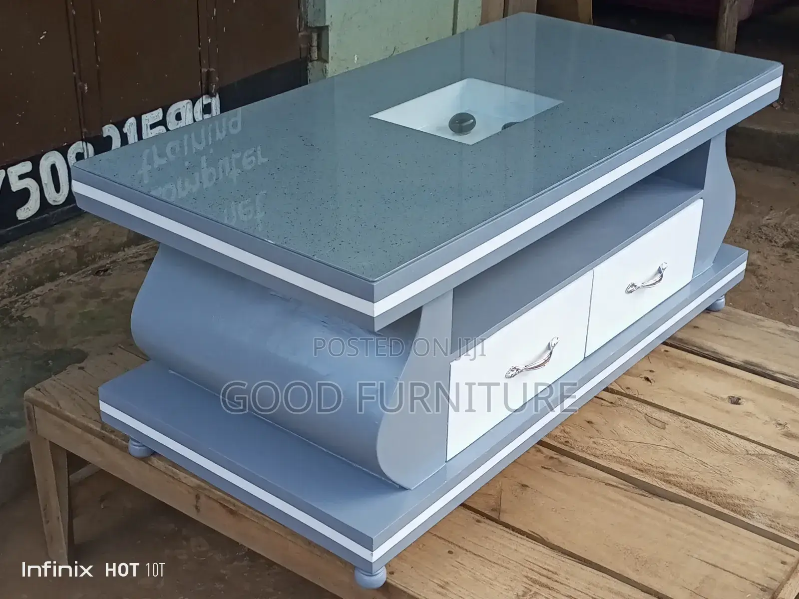 Sparkling Center Table