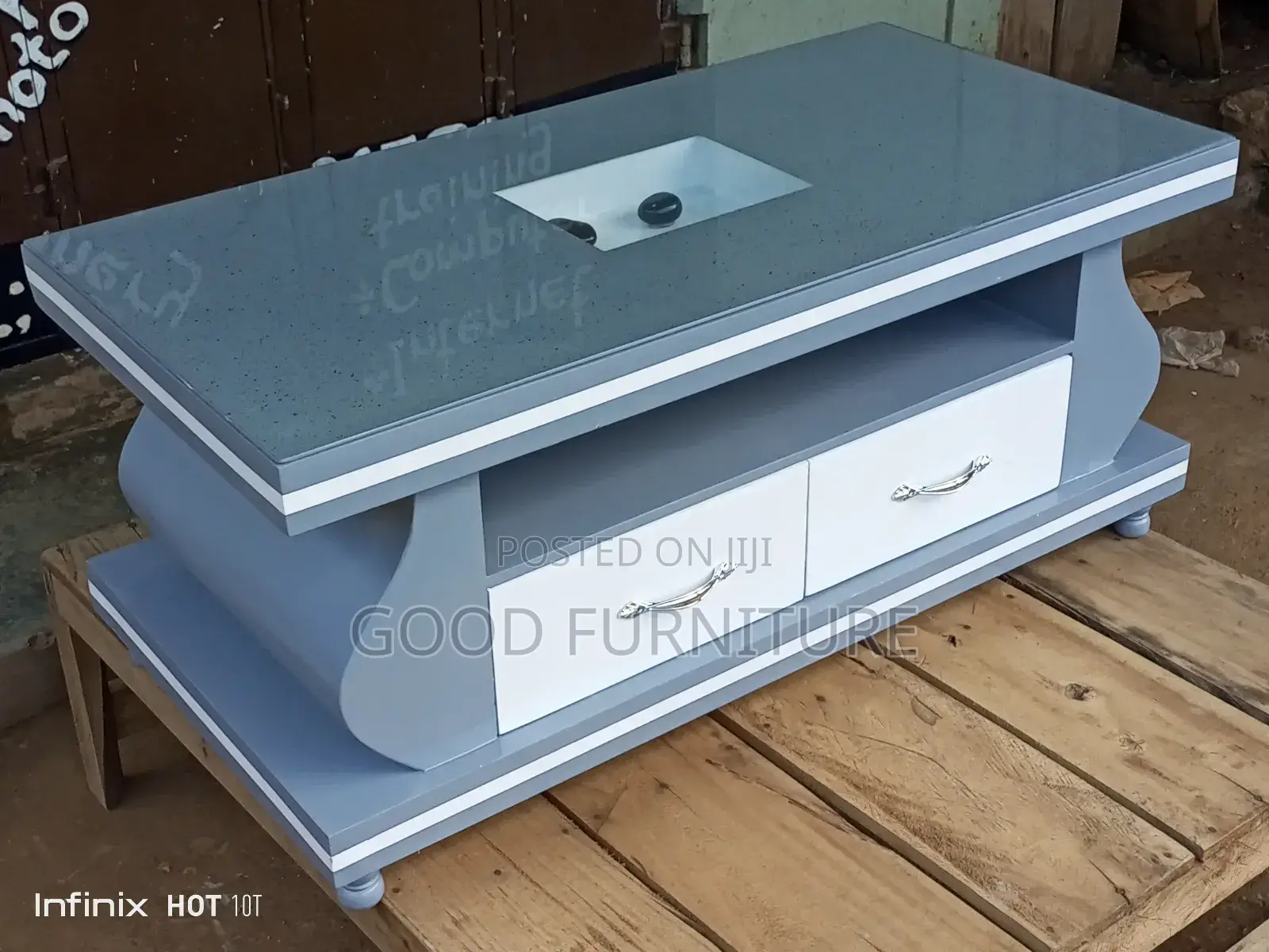 Sparkling Center Table
