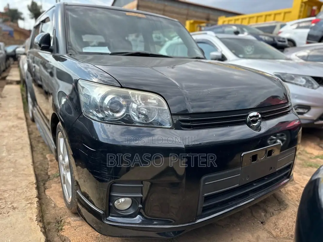Toyota Corolla Rumion Hatchback 1.5 FWD 2009 Black