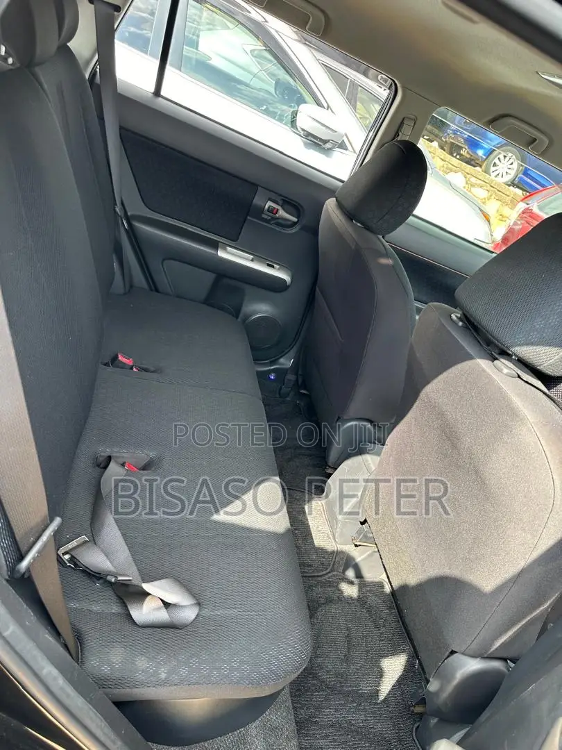 Toyota Corolla Rumion Hatchback 1.5 FWD 2009 Black