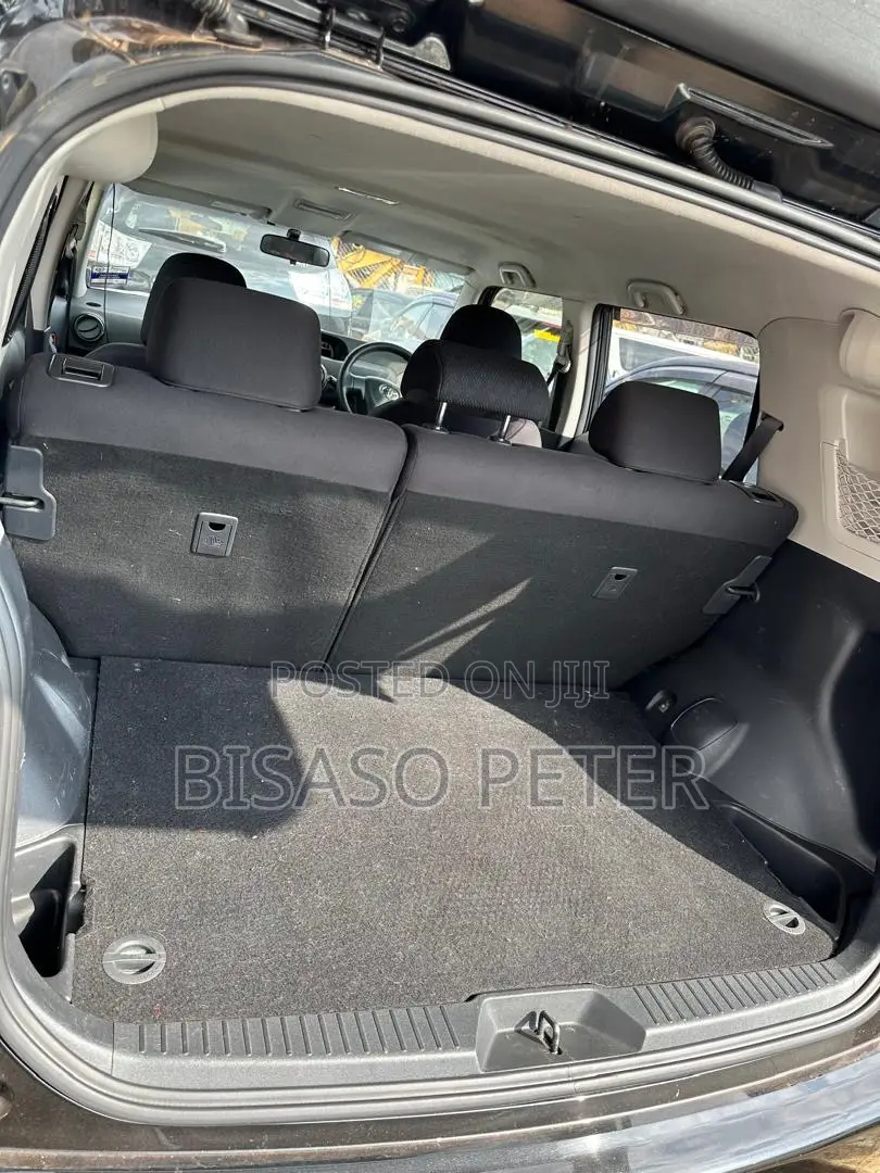 Toyota Corolla Rumion Hatchback 1.5 FWD 2009 Black