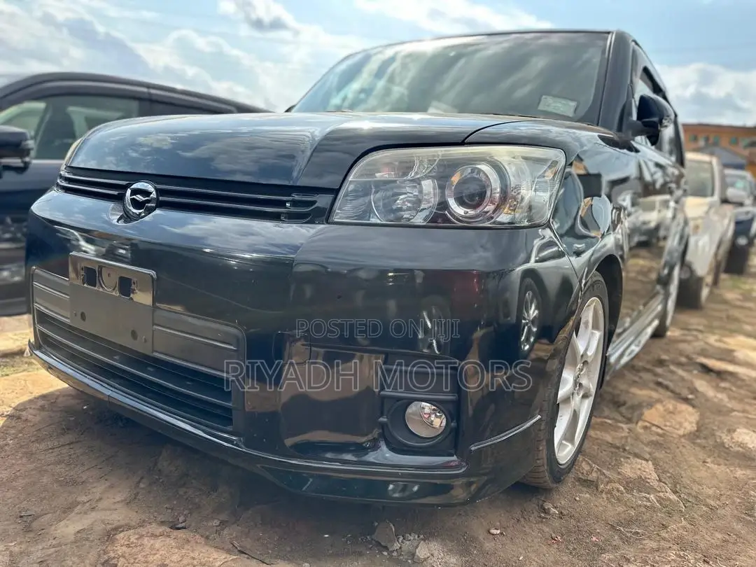 Toyota Corolla Rumion Hatchback 1.5 FWD 2009 Black